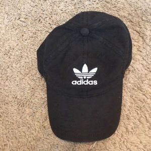 🖤Adjustable Black adidas cap🖤